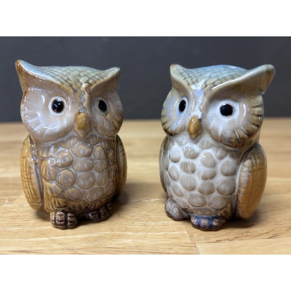 Vintage Pottery Craft Stoneware Ceramic Owl Blue Tan Salt And Pepper Shakers S&P